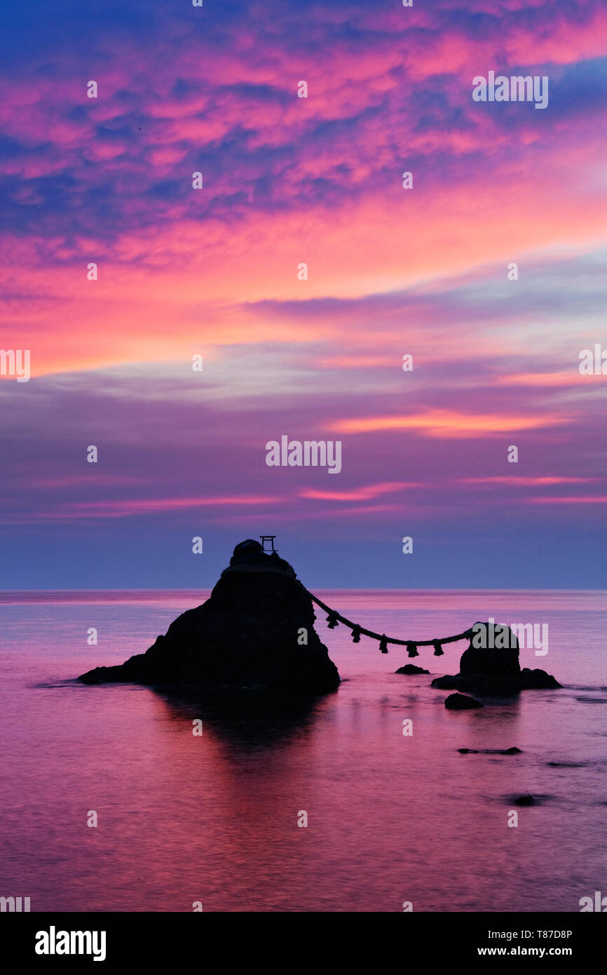 Wedded rocks hi-res stock photography and images - Alamy