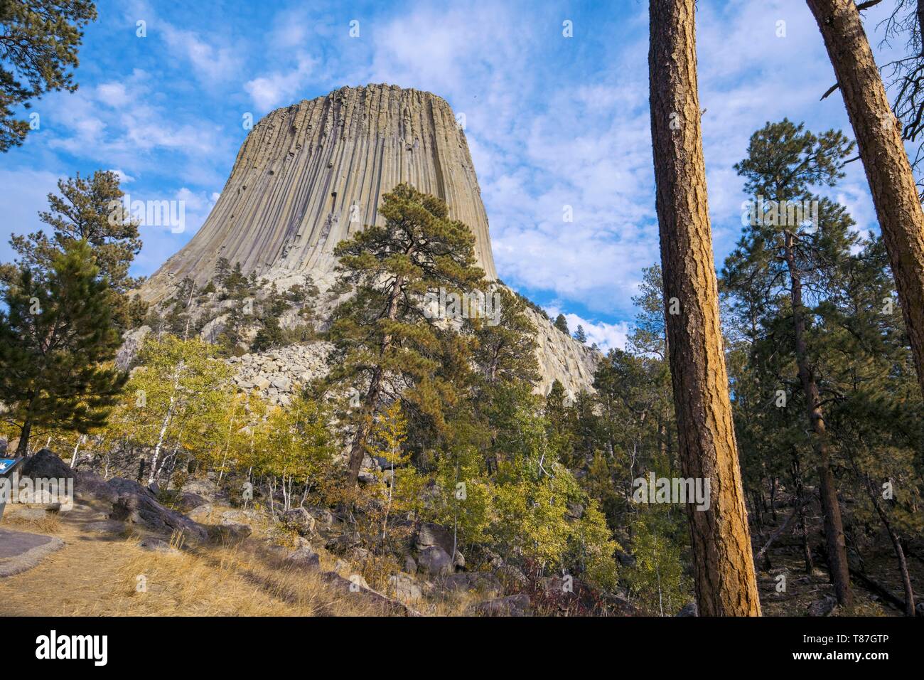 United States, Wyoming, The Devils Tower is a sacred mountain for over twenty indian tribes and was used in the film Close Encounters of the Third Kind Stock Photo