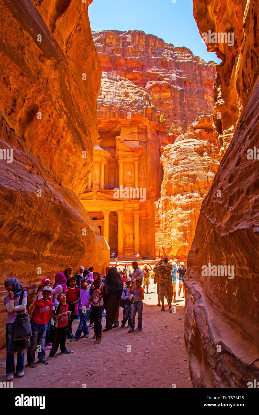 Sunny day in petra hi-res stock photography and images - Alamy