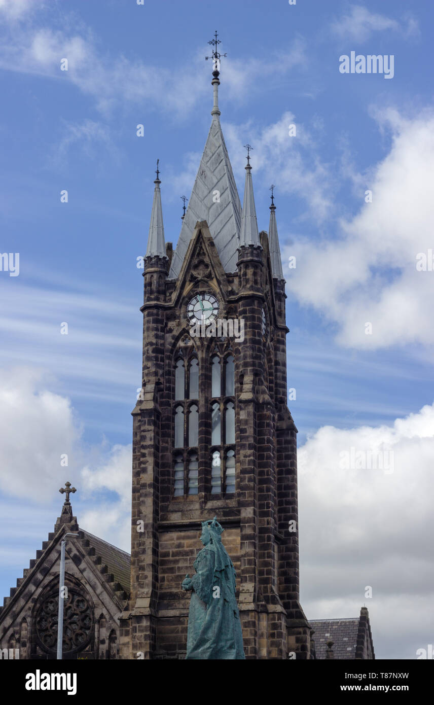 Statue of Queen Victoria in front of the Rubislaw Parish Church in
