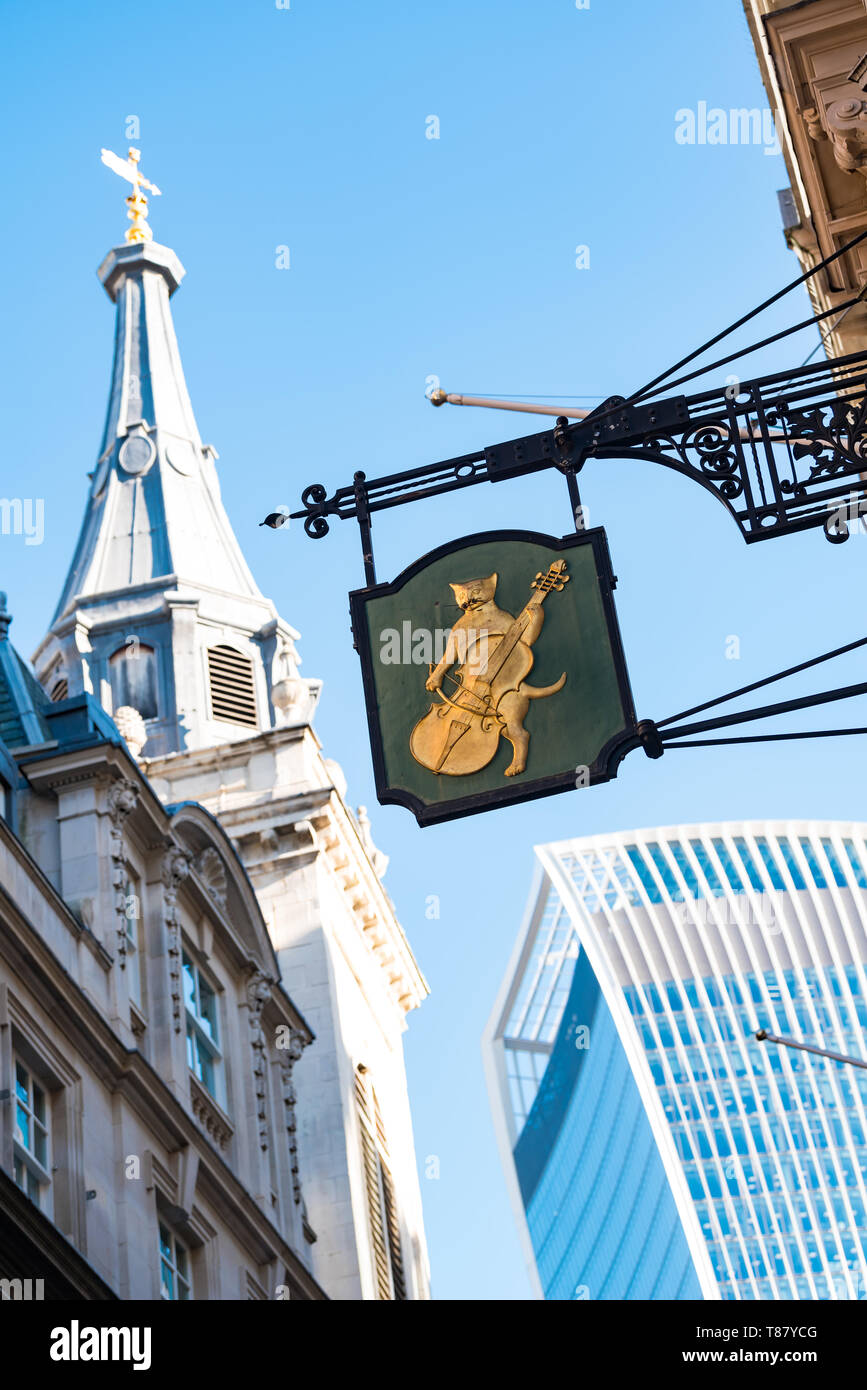Cat and Fiddle, City of London Stock Photo Alamy