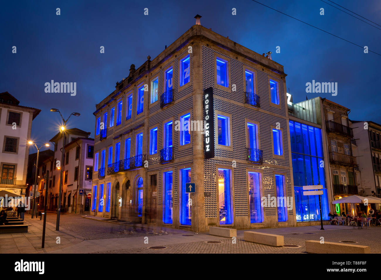 The Porto Cruz restaurant and bar illuminated at night in Vila Nova de Gaia, Porto, Portugal Stock Photo
