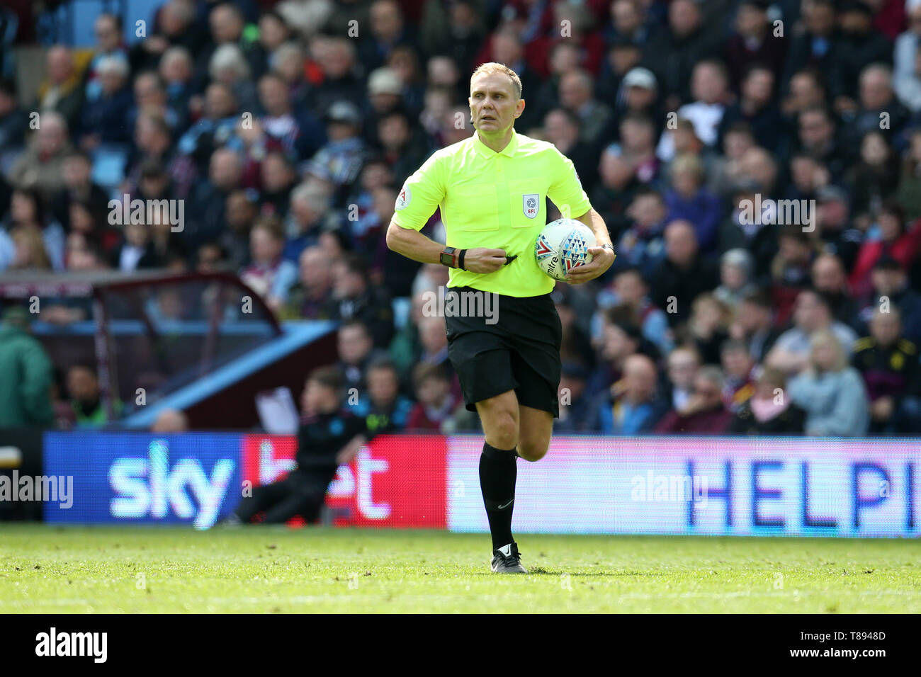 Birmingham, UK. 11th May 2019. referee Graham Scott. EFL Skybet Championship play off semi final, 1st leg match,  Aston Villa v West Bromwich Albion at Villa Park in Aston, Birmingham on Saturday 11th May 2019.  this image may only be used for Editorial purposes. Editorial use only, license required for commercial use. No use in betting, games or a single club/league/player publications. pic by Andrew Orchard sports photography/Alamy Live News Stock Photo