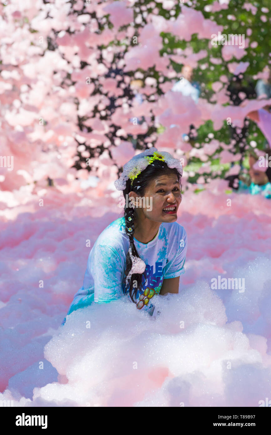Woman covered in soap suds hi-res stock photography and images - Alamy