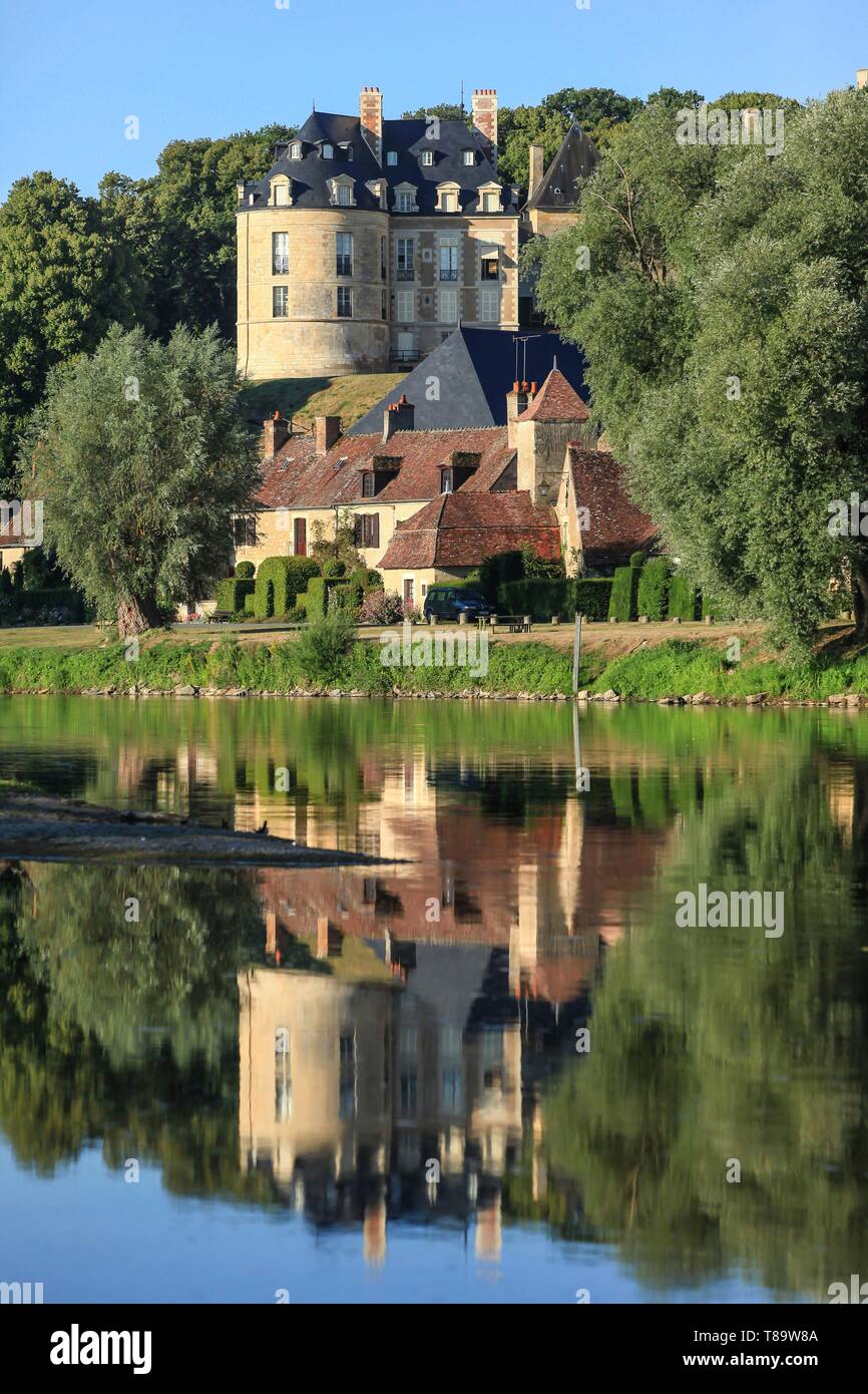 France, Cher, the Chateau d’Apremont sur Allier and the village of