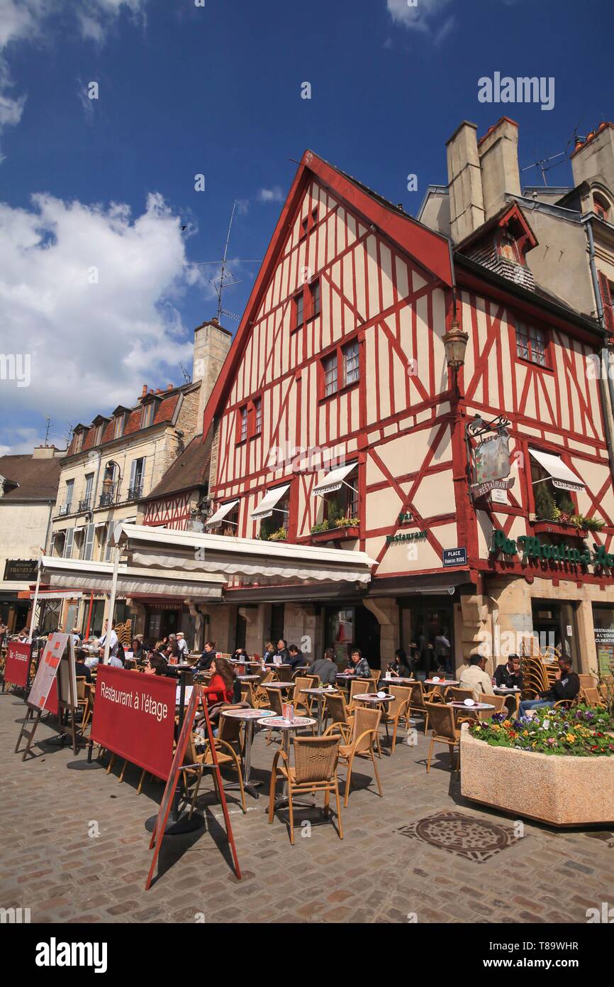 Place francois rude dijon burgundy hi-res stock photography and images ...