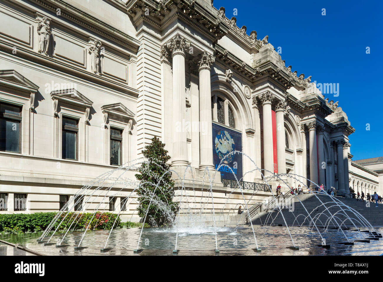 FOUNTAIN MAIN ENTRANCE METROPOLITAN MUSEUM OF ART (©RICHARD MORRIS HUNT ...