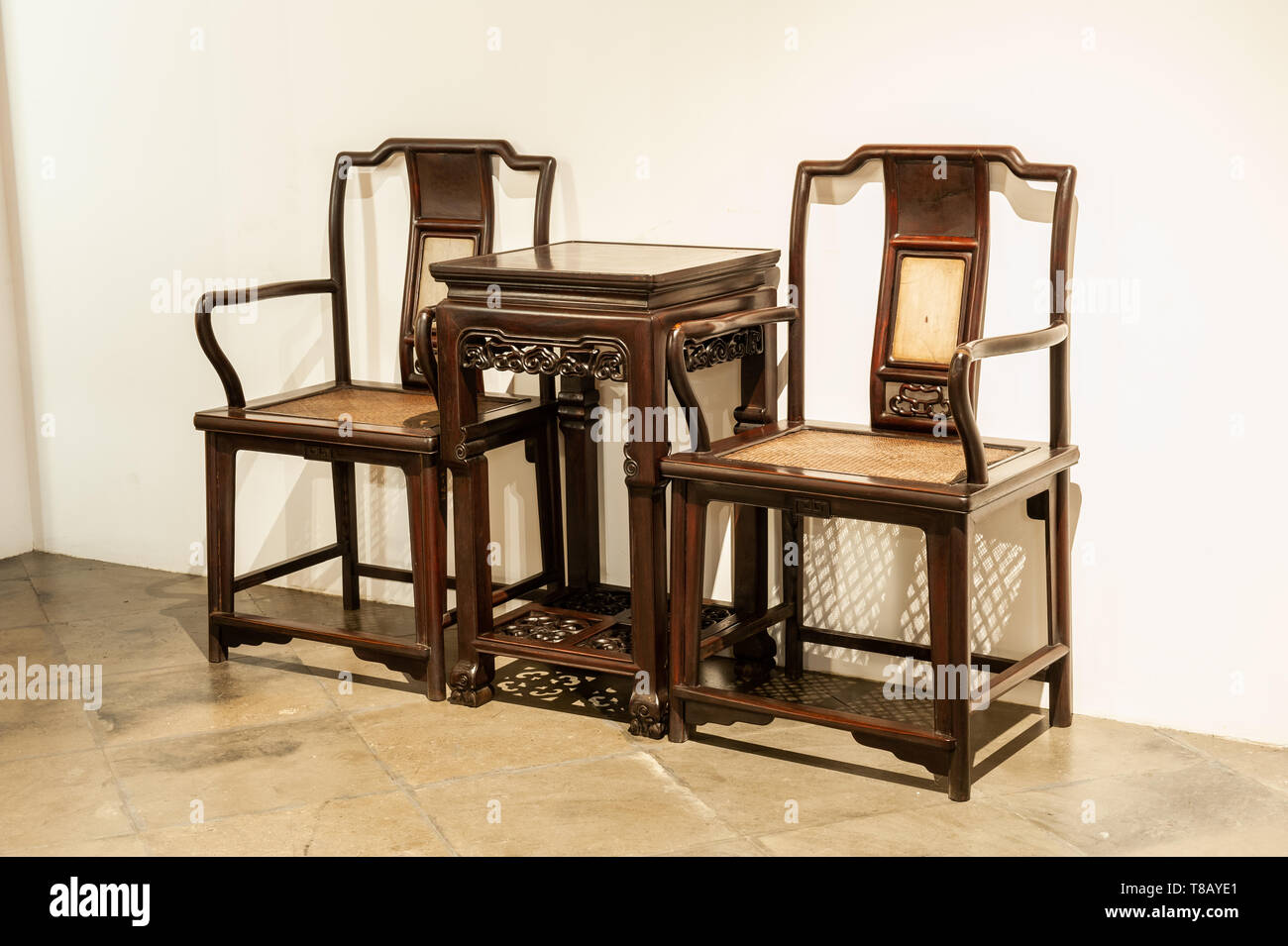 Mahogany furniture hires stock photography and images Alamy