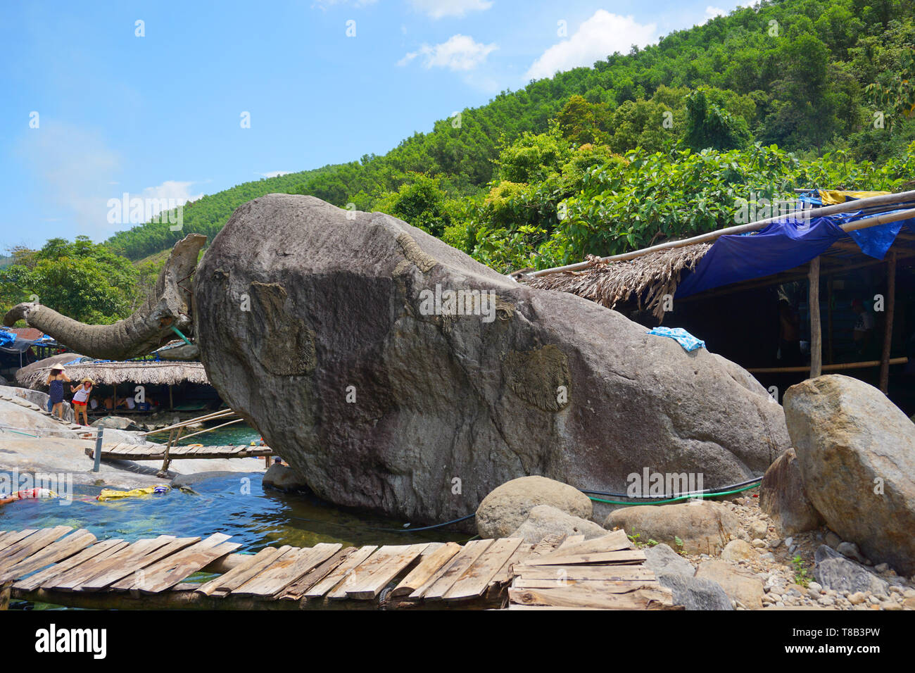 Elephant Spring - Beautiful crystal clear water spring for swimming ...