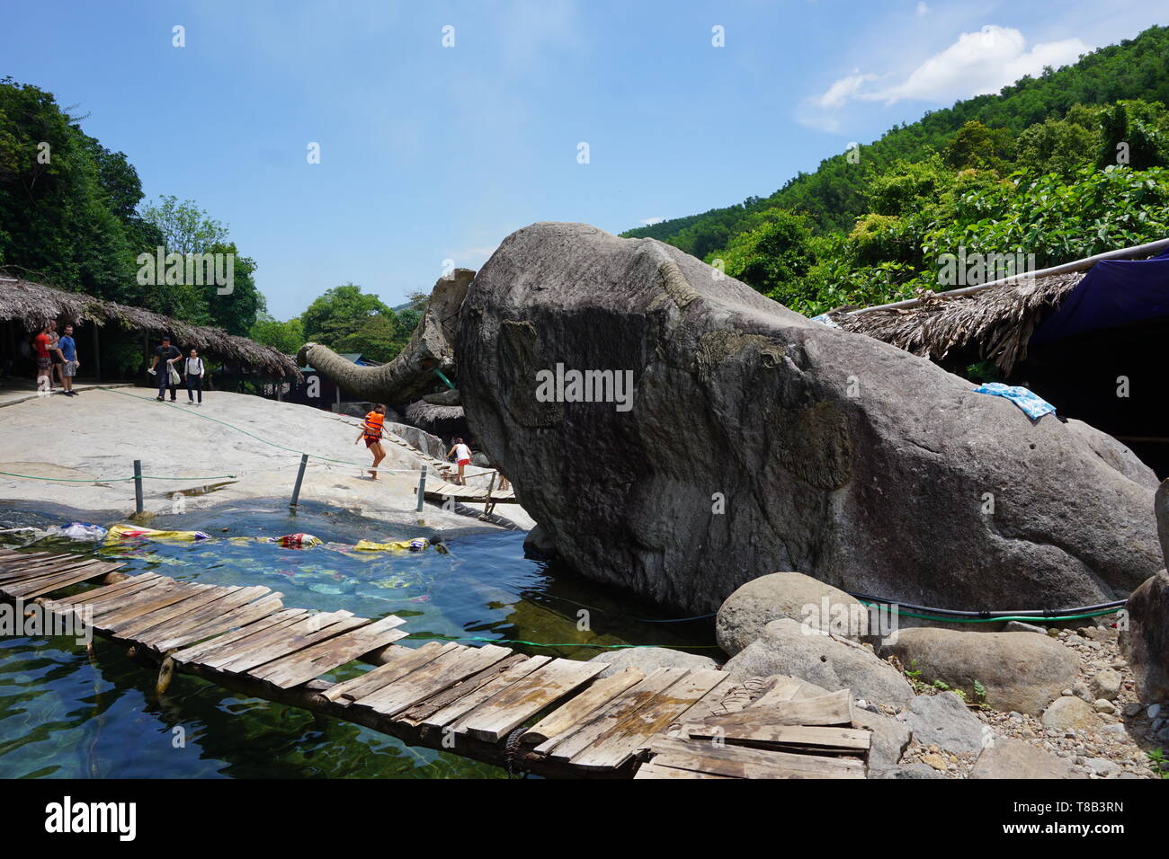 Elephant Spring - Beautiful crystal clear water spring for swimming ...