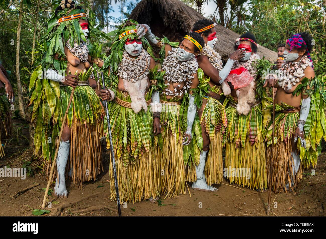 Papua New Guinea, Western Highlands Province, Wahgi Valley, Mount Hagen Region, festival of Hagen Show, traditional sing sing group women Stock Photo