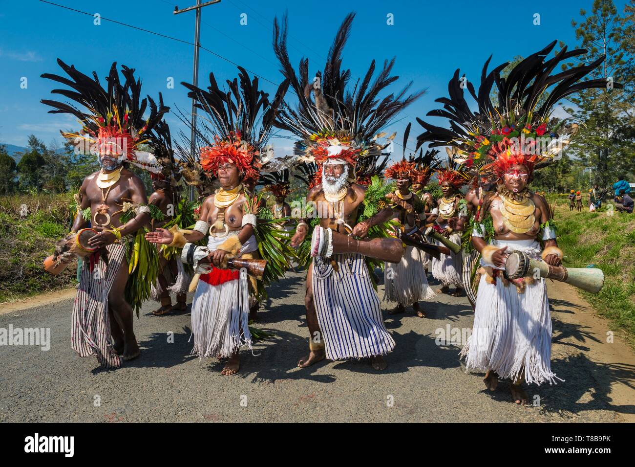 Papua New Guinea, Western Highlands Province, Wahgi Valley, Mount Hagen Region, Hagen Show Festival, singsing group from Simbu area Stock Photo