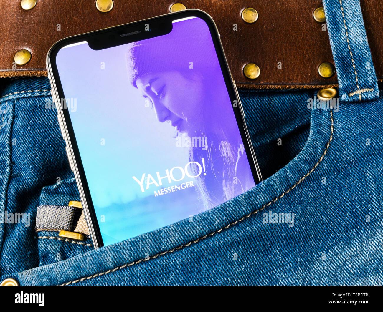 Yahoo mail symbol hi-res stock photography and images - Alamy