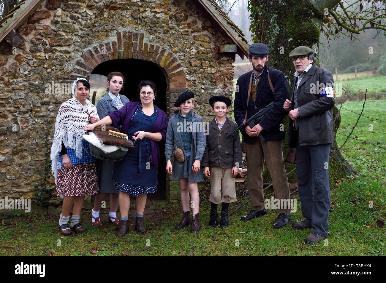 France, Eure, old wash-house of Sainte Colombe prÚs Vernon, Allied Reconstitution Group (US World War 2 and french Maquis historical reconstruction Association), the reenactors in partisans of the French Forces of the Interior (FFI) with their family Stock Photo