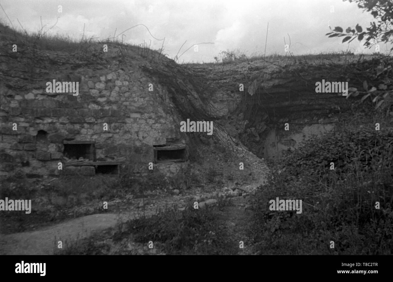 2. Weltkrieg in Europa – Bunker im Gebrauch der deutschen Wehrmacht // 2nd World War in Europe - Bunker used by the Germay Army / Wehrmacht / Heer Stock Photo
