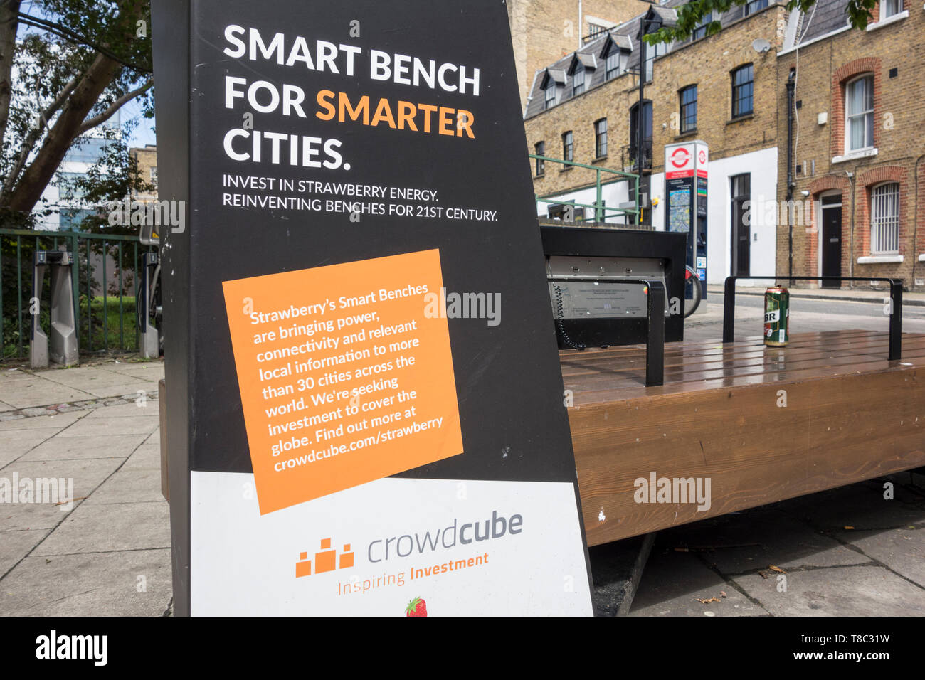 Strawberry Energy's Smart Bench for Smarter Cities on a street in Southwark, London, UK Stock Photo