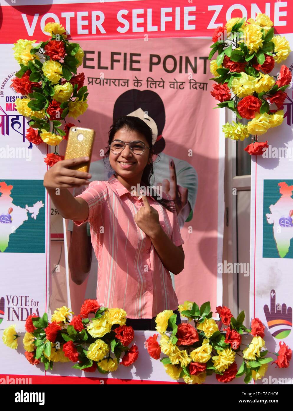 Allahabad, India. 12th May, 2019. Prayagraj: A first time voter take selfie after casting vote for the 6th phase of Lok Sabha election in Prayagraj on Sunday, May 12, 2019. Credit: Prabhat Kumar Verma/Pacific Press/Alamy Live News Stock Photo