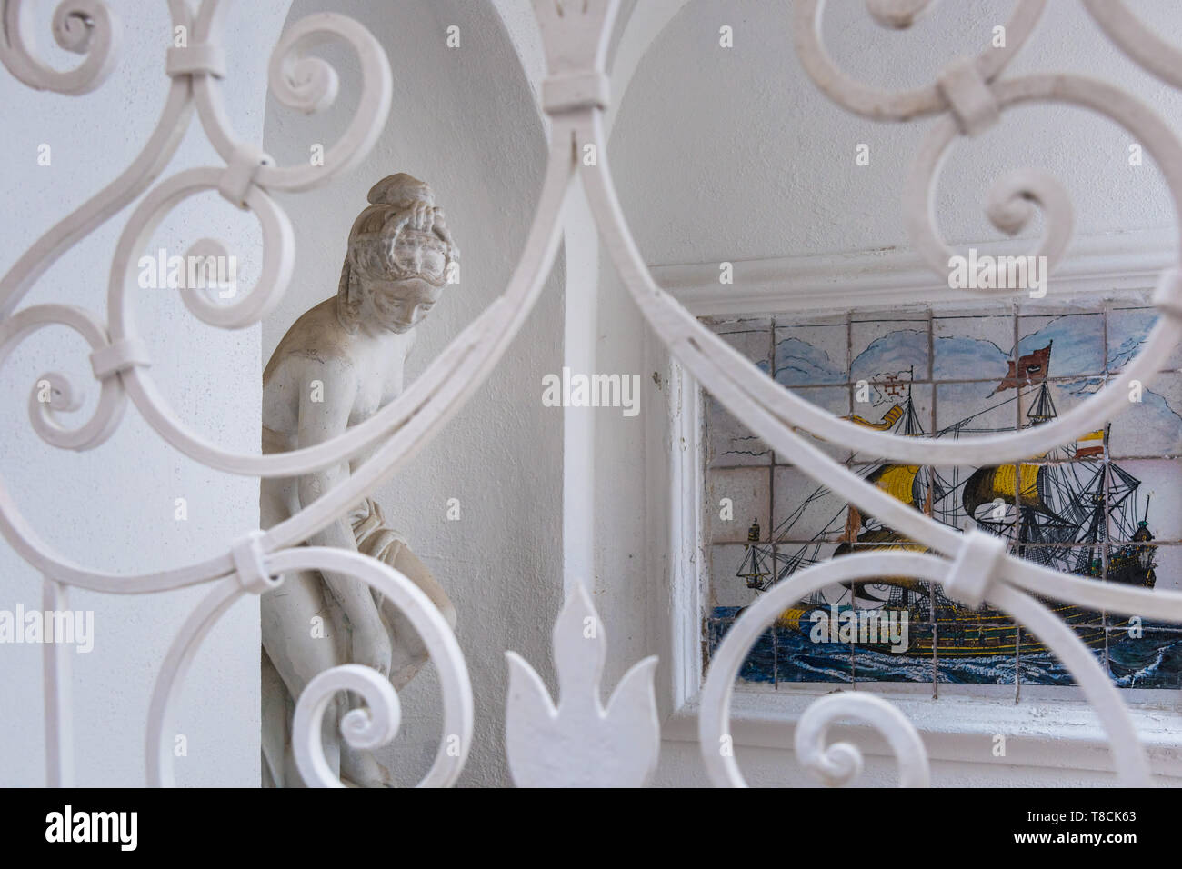 White entrance gate hi-res stock photography and images - Alamy