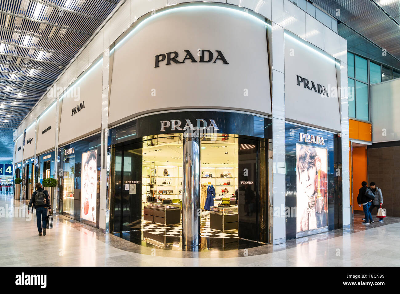 Charles De Gaulle Airport, France. Interior view of Terminal 2E building.  Departure lounge. Prada, up market fashionable handbag design store Stock  Photo - Alamy