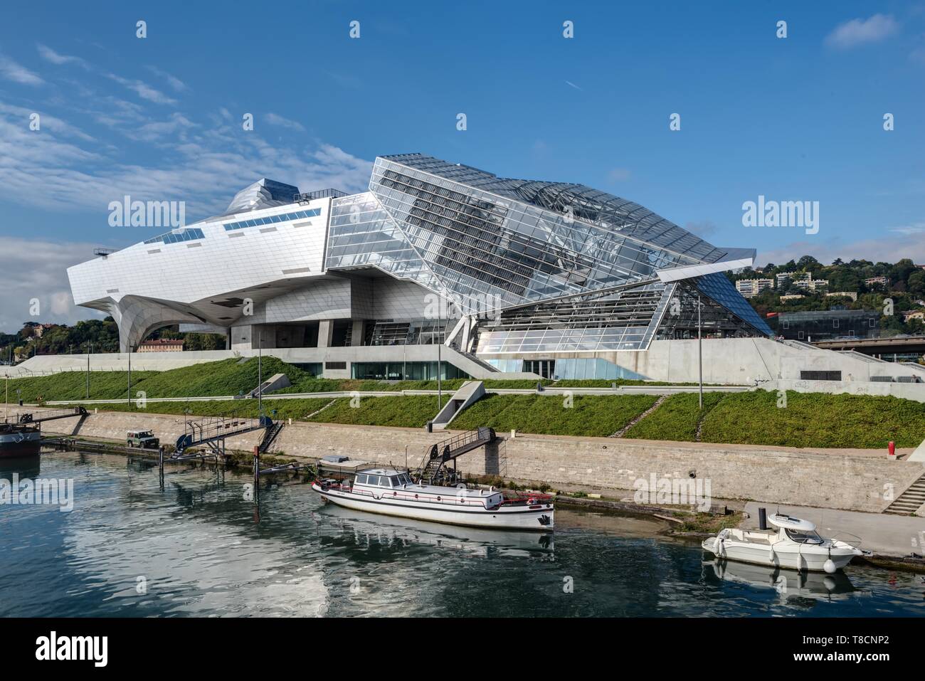 Das Musée des Confluences ist ein Museum in Lyon, das globales Wissen mit Schwerpunkt Naturwissenschaften vermitteln will. Architektur: Coop Himmelbla Stock Photo