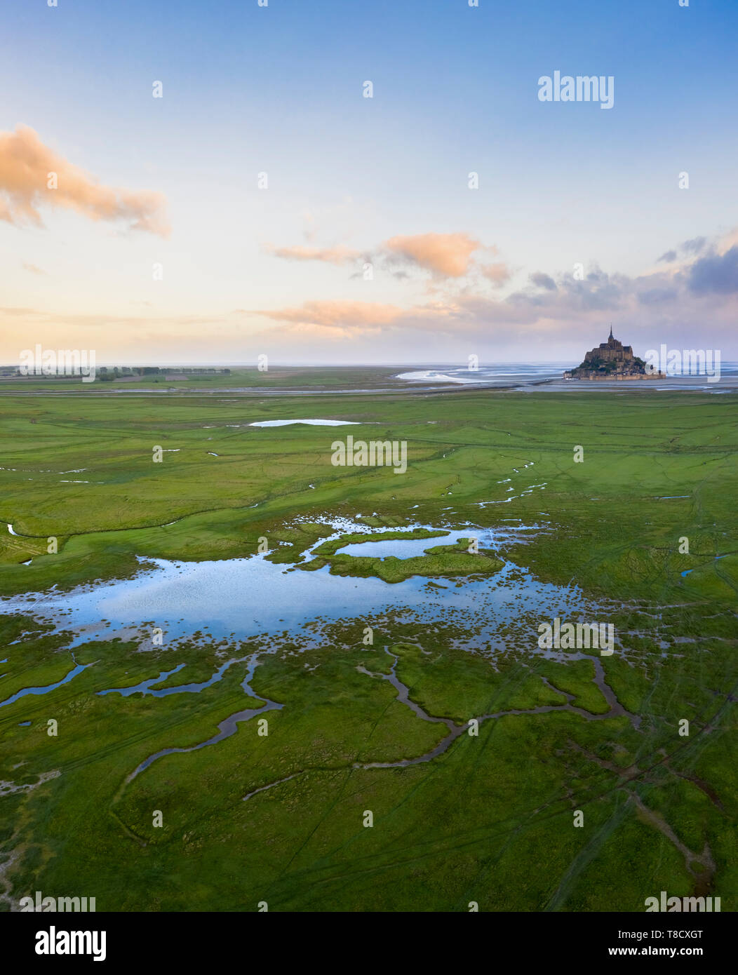 Mont saint michel aerial hires stock photography and images Alamy