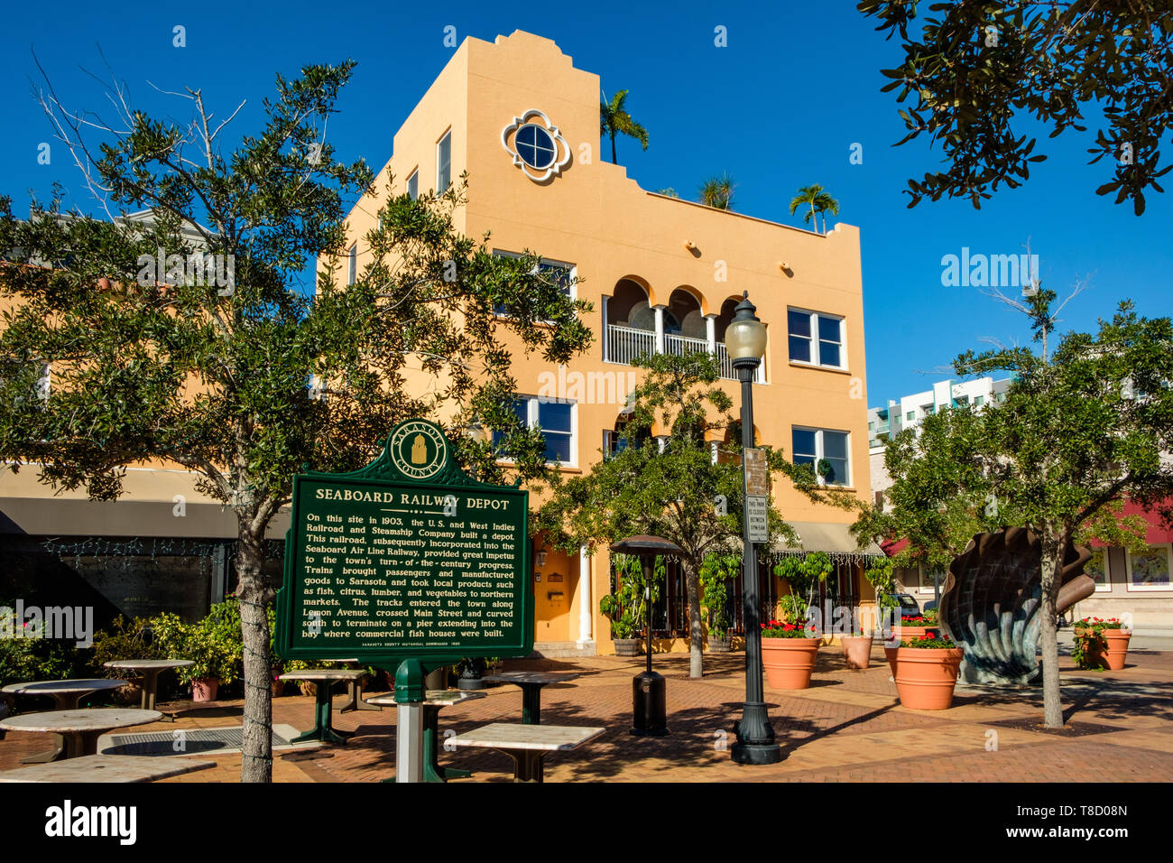 Salute! Restaurant, 23 North Lemon Avenue, Sarasota, Florida Stock Photo