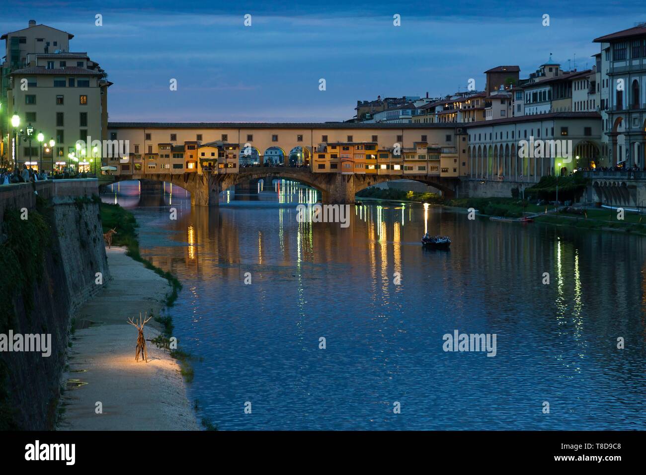 Italy, Tuscany, Florence, historic centre listed as World Heritage by UNESCO, Ponte Vecchio on the Arno River Stock Photo