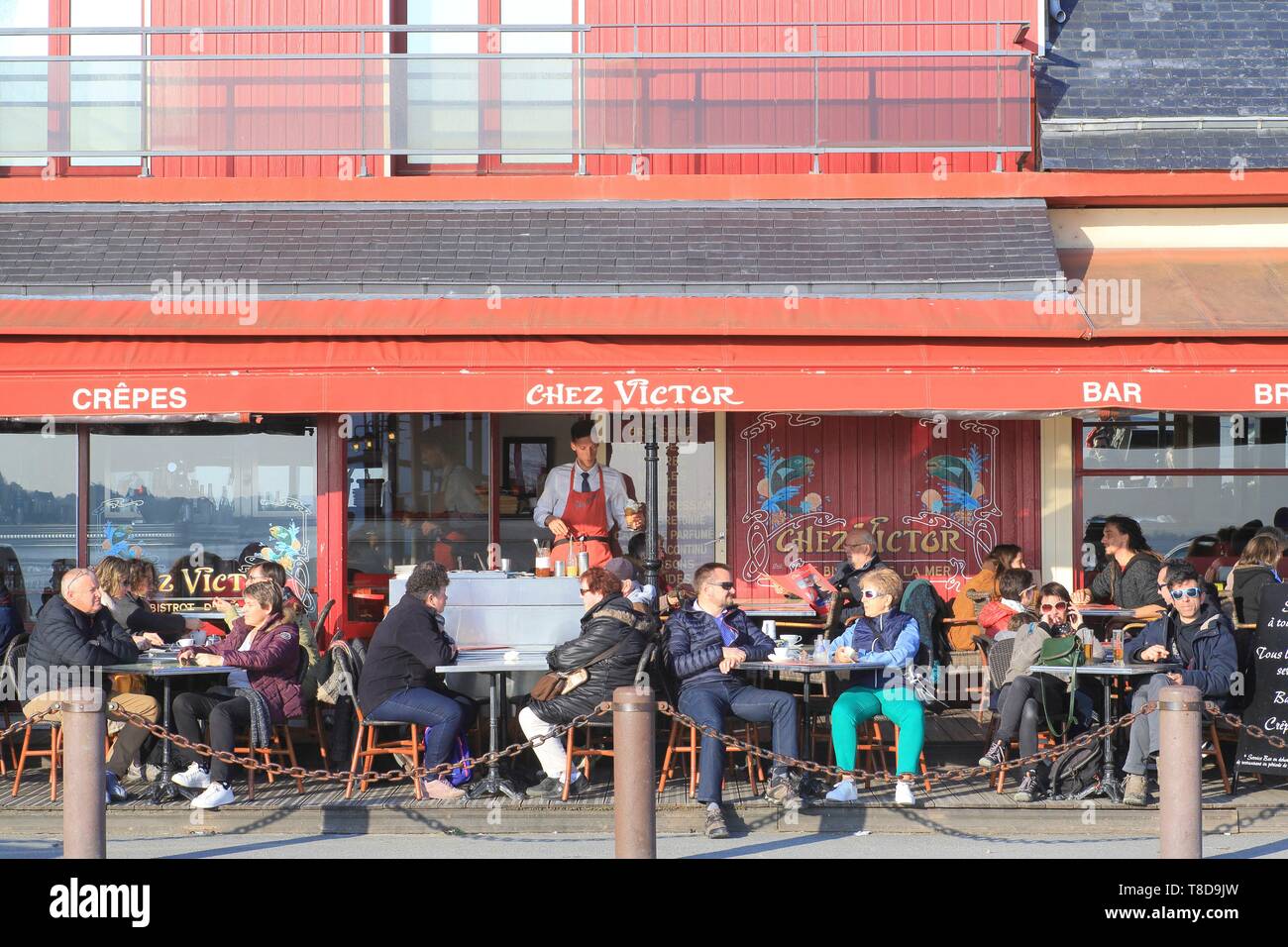 Restaurant chez victor hires stock photography and images Alamy