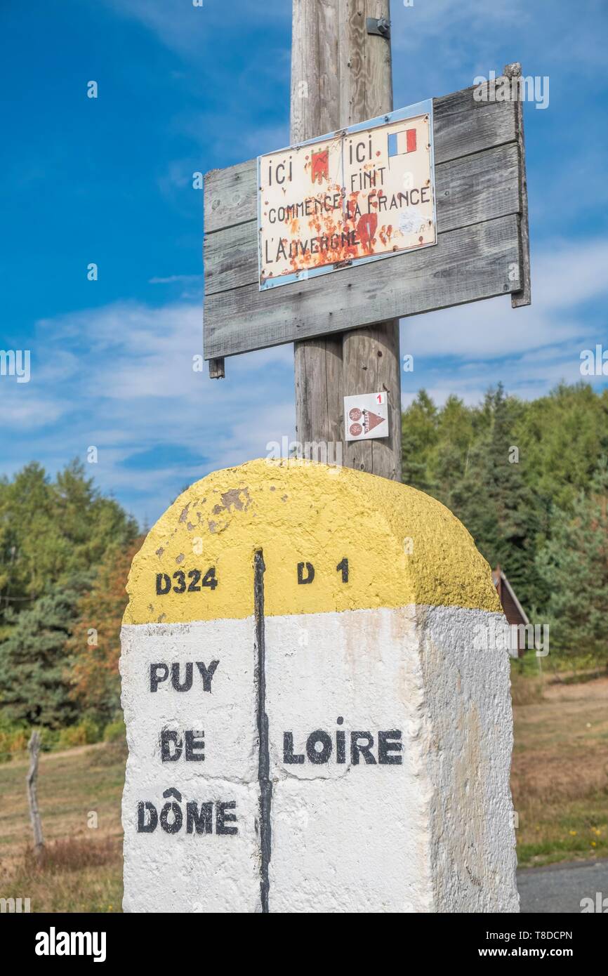 France Puy De Dome Col Of Saint Thomas Saint Thomas Path Ici Commence L Auvergne Ici Finit La France Stock Photo Alamy