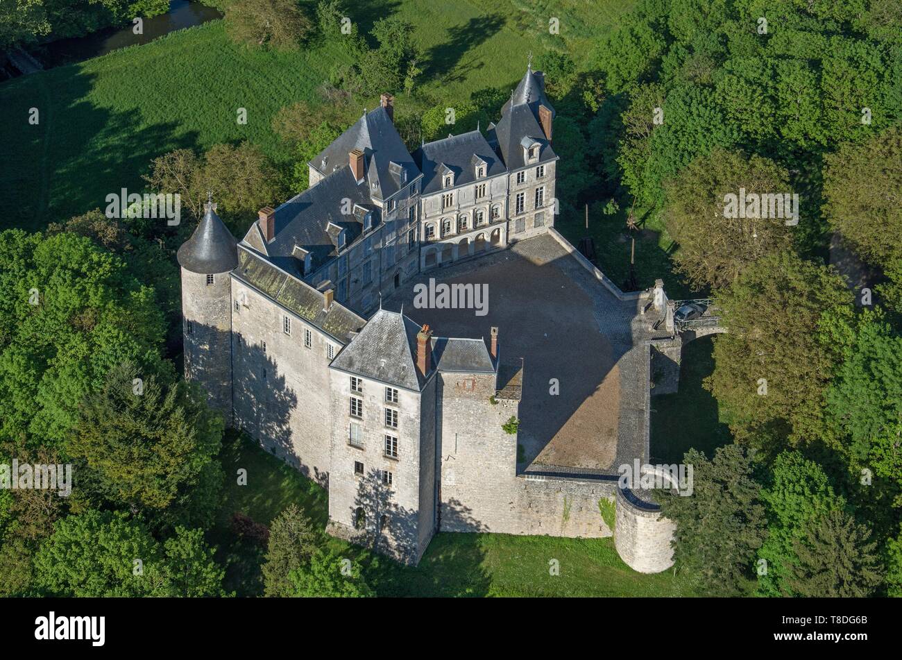 Saint brisson hires stock photography and images Alamy