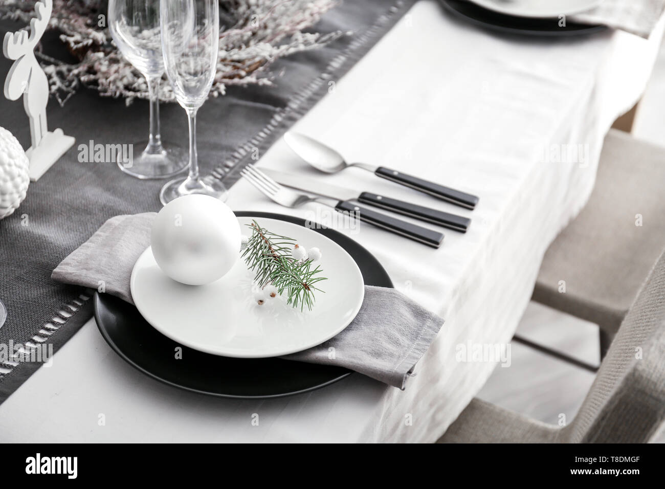 table-served-for-christmas-dinner-stock-photo-alamy