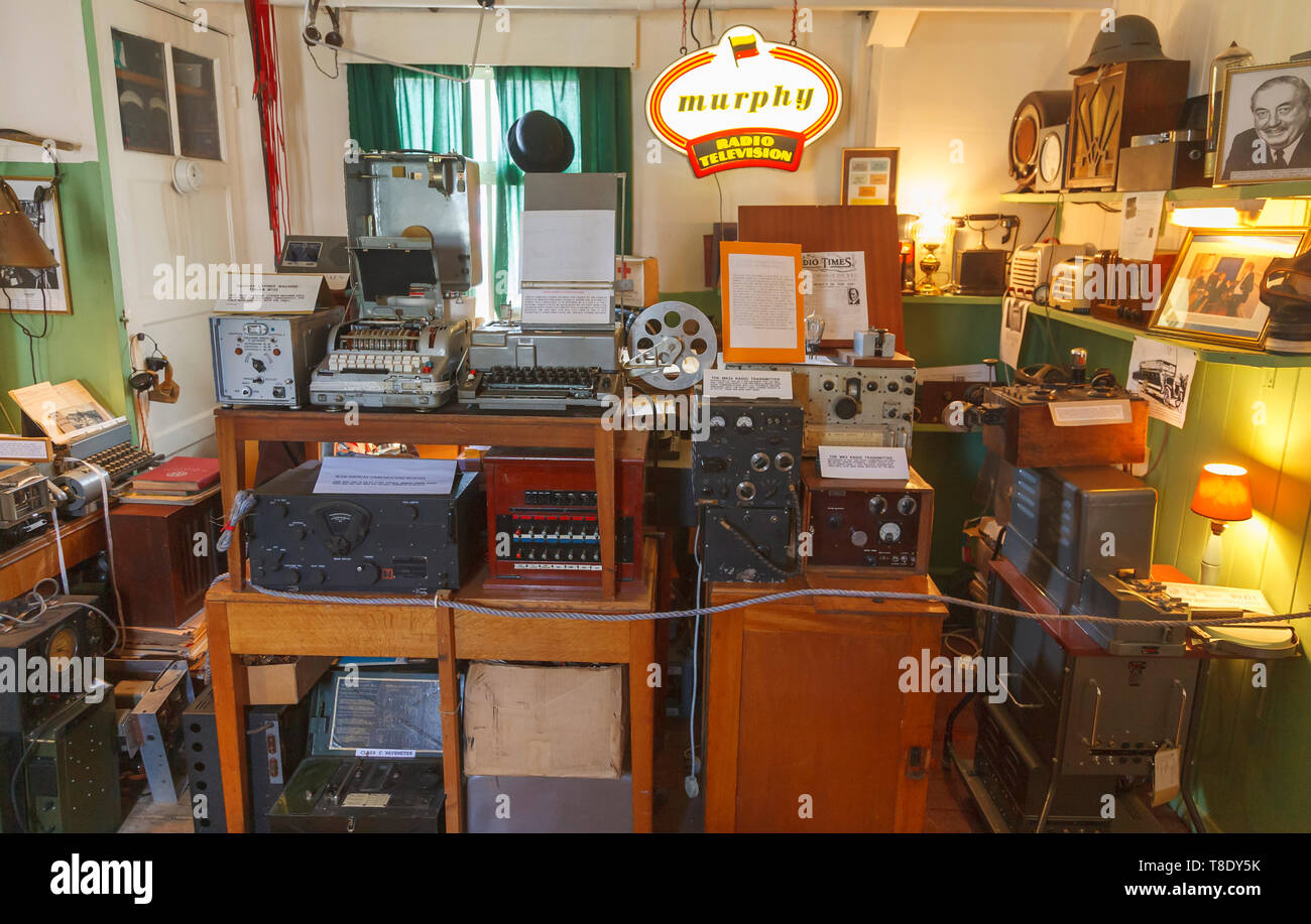 Diplomatic wireless equipment in Hut 1, Bletchley Park, once the top-secret home of the World War Two Codebreakers, now a leading heritage attraction Stock Photo