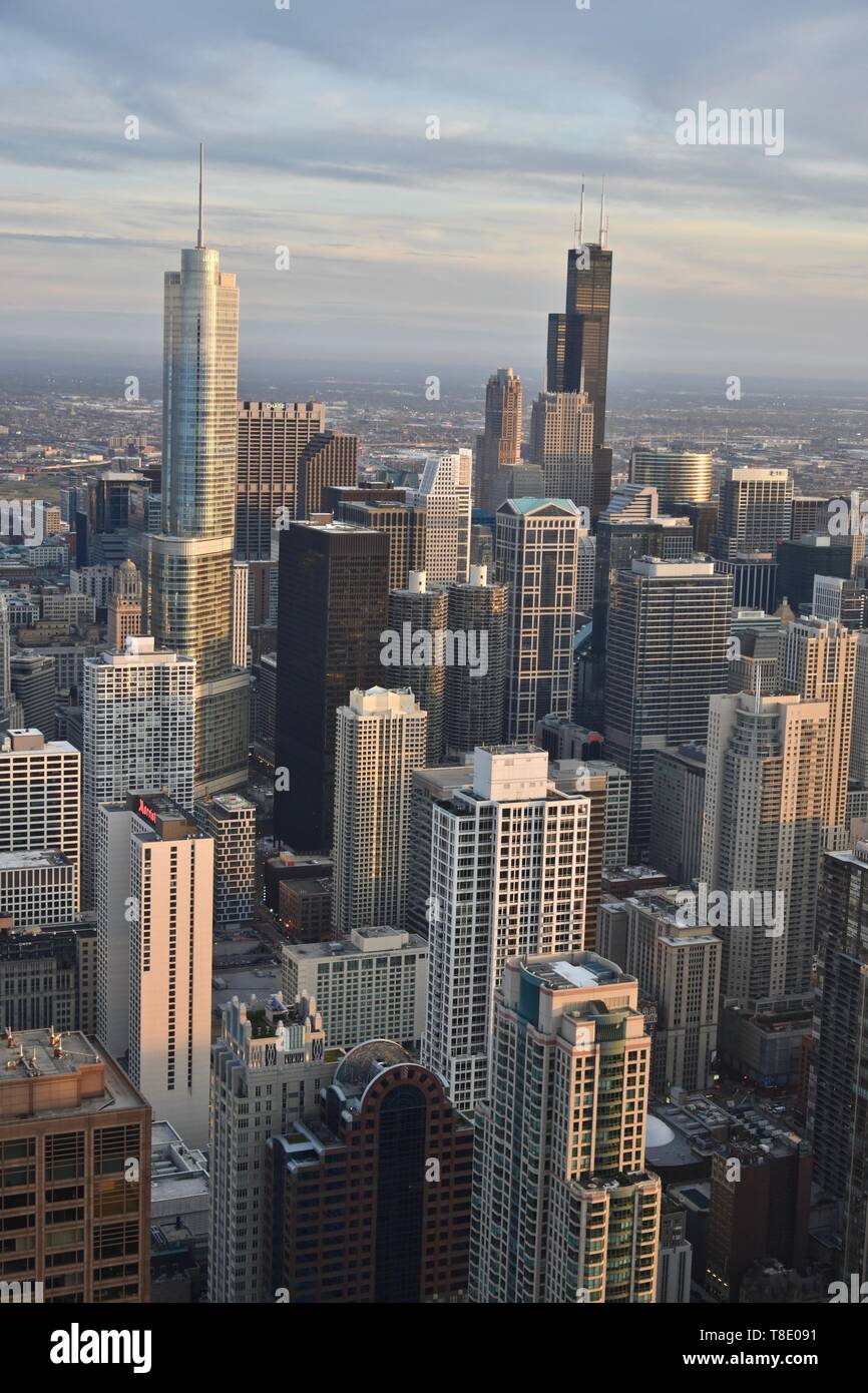 Chicago at sunset as seen from above at 360 Chicago atop the John Hancock Center, Near North Side, Magnificent Mile, Chicago, Illinois, USA Stock Photo