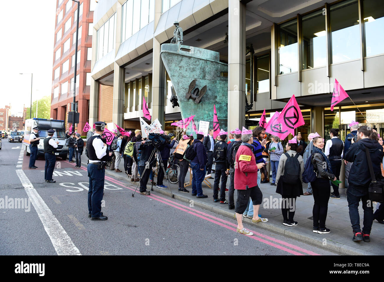 London, UK. 13th  May, 2019. Extinction Rebellion climateExtinction Rebellion Gather outside the International Maritime Organisation demand that the IMO declare a climate emergency. with delegates from 190+ countries meeting in London to discuss and agree on immediate measures to reduce shipping’s climate impacts. Credit: Quan Van Alamy/Live News Stock Photo