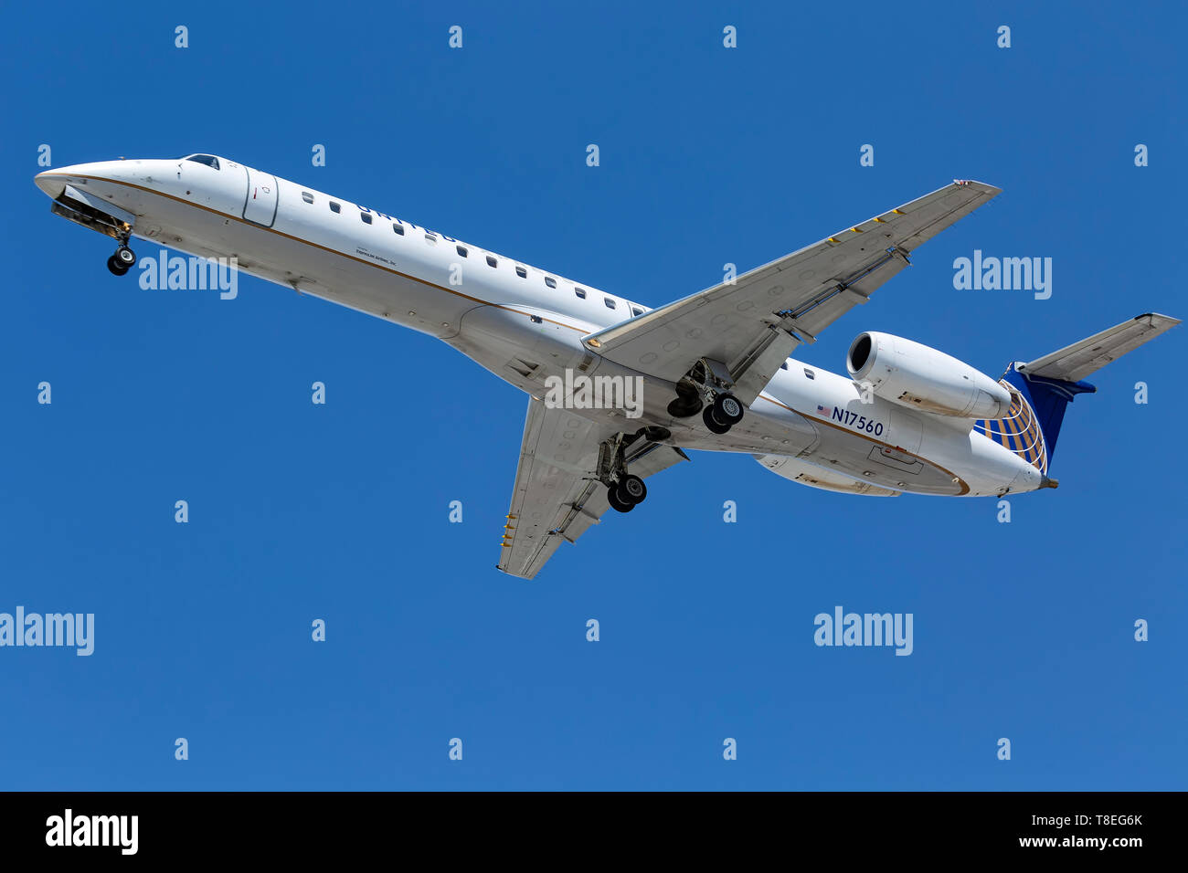 Plane wheels hires stock photography and images Alamy