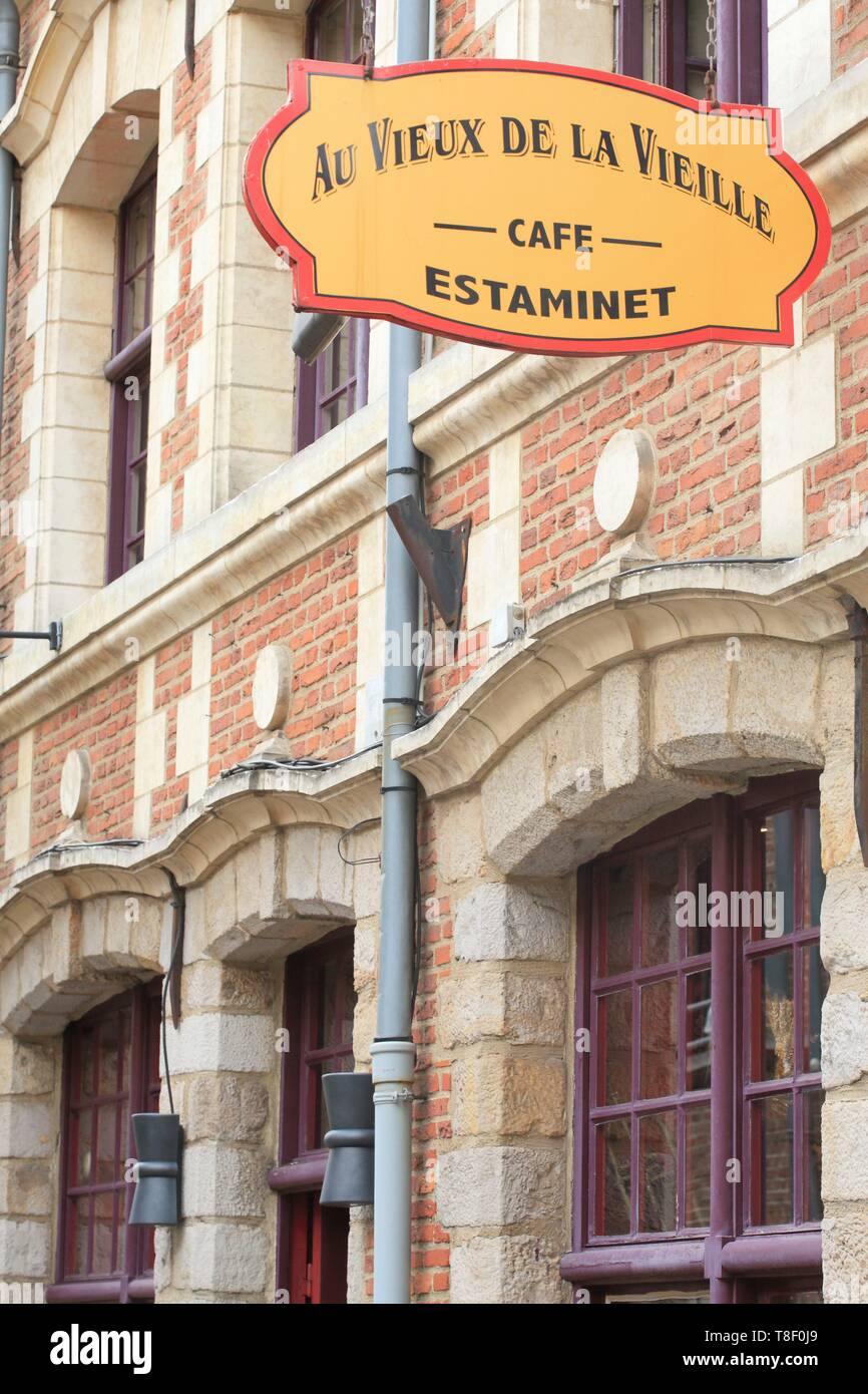 France, Nord, Lille, Vieux Lille, Rue des Vieux Murs, old estaminet restaurant, restaurant opened in 2003 Stock Photo