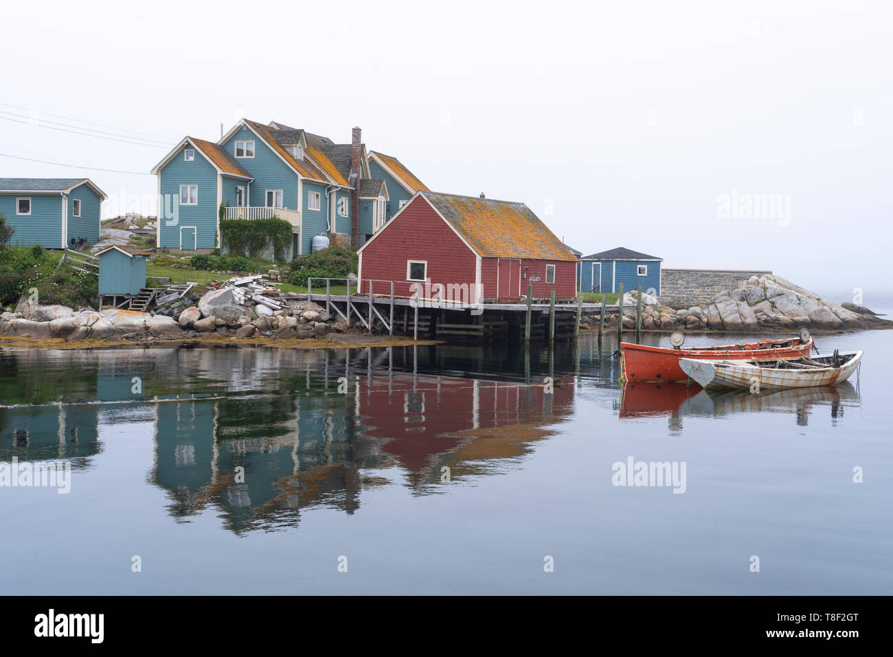 Peggy's Cove, rural community located on the eastern shore of St. Margarets Bay in Nova Scotia's Halifax Region, which is the site of Peggys Point Lig Stock Photo