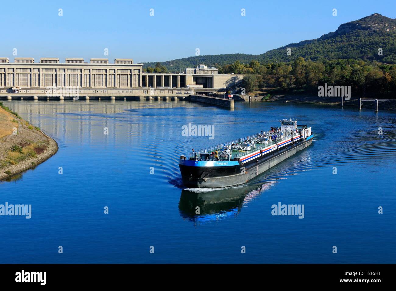 France, Vaucluse, Bollene, Central lock on the Donzere Mondragon Canal (aerial view) Stock Photo