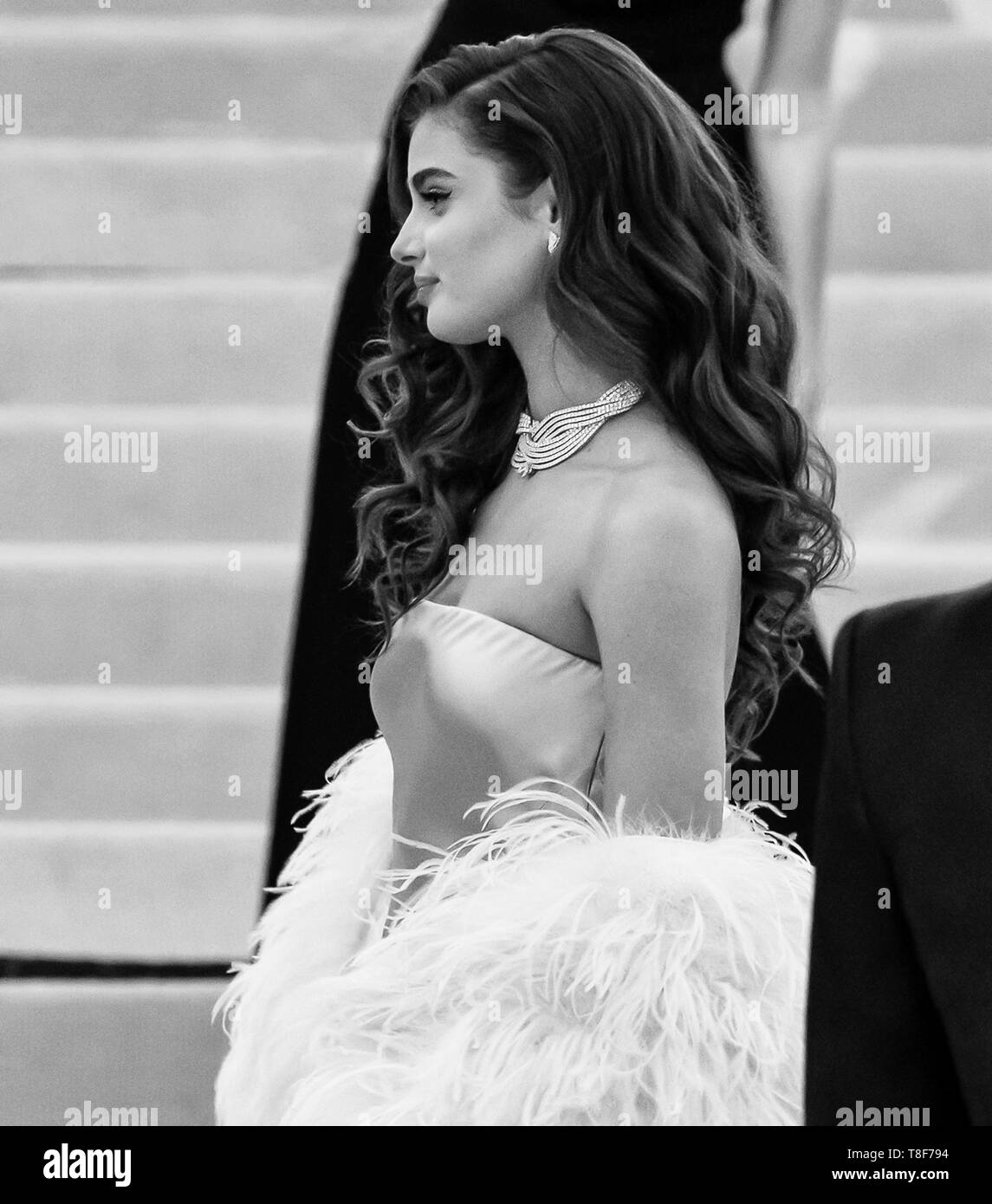 white dress black gloves Strapless Sweetheart High-Low Prom Dress with Gloves Black/White / 00 main image 0