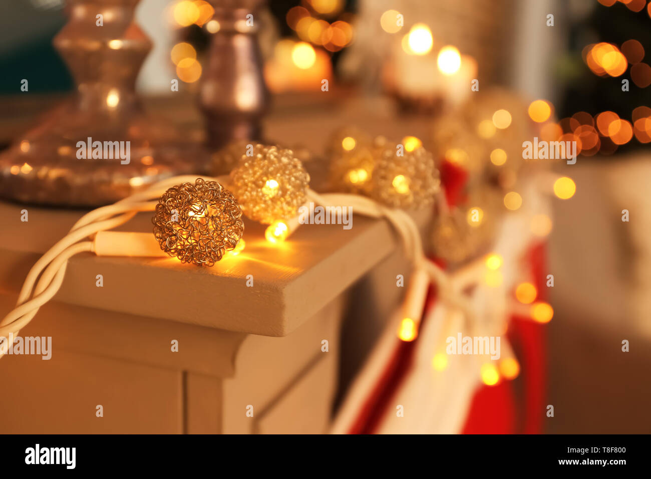 Christmas lights on mantelpiece hires stock photography and images Alamy