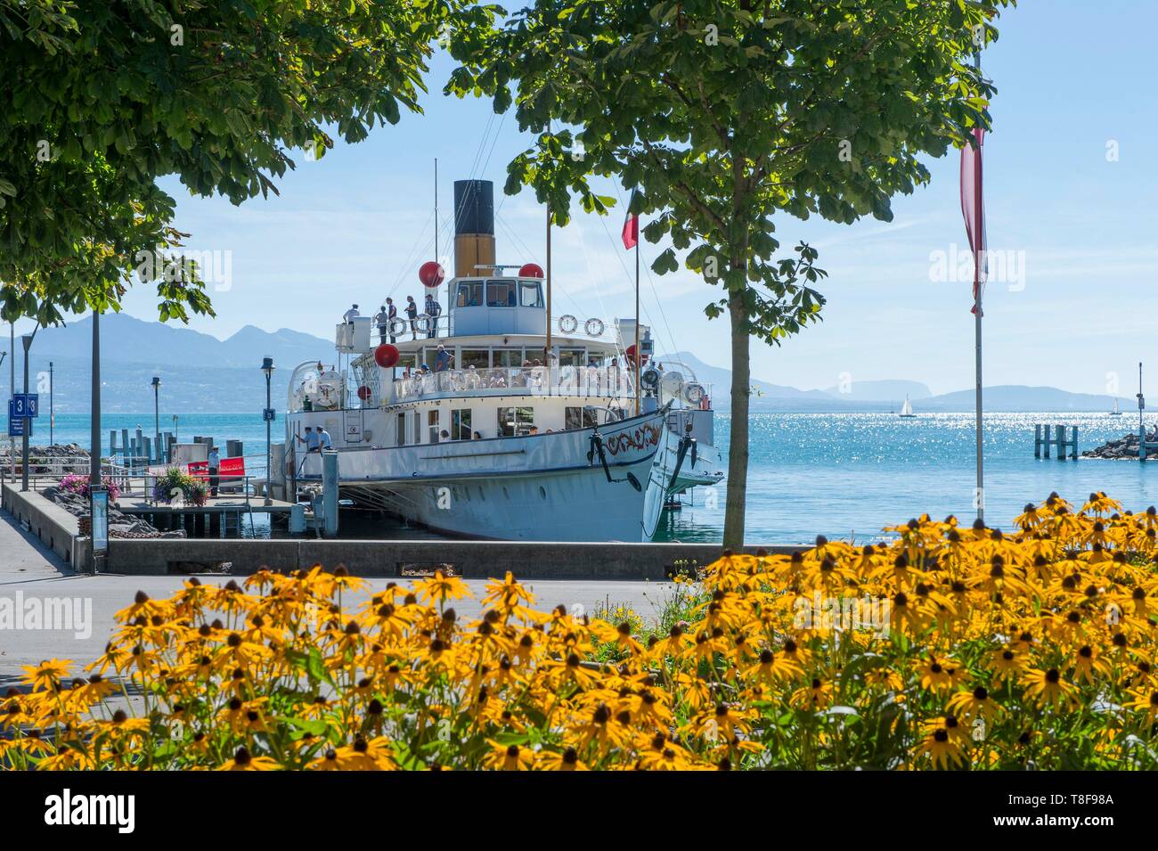 Switzerland, Canton of Vaud, Lausanne, Olympic city seat of the IOC the paddle steamer, the Simplon, on the pier Jean pascal Delamurazer Stock Photo