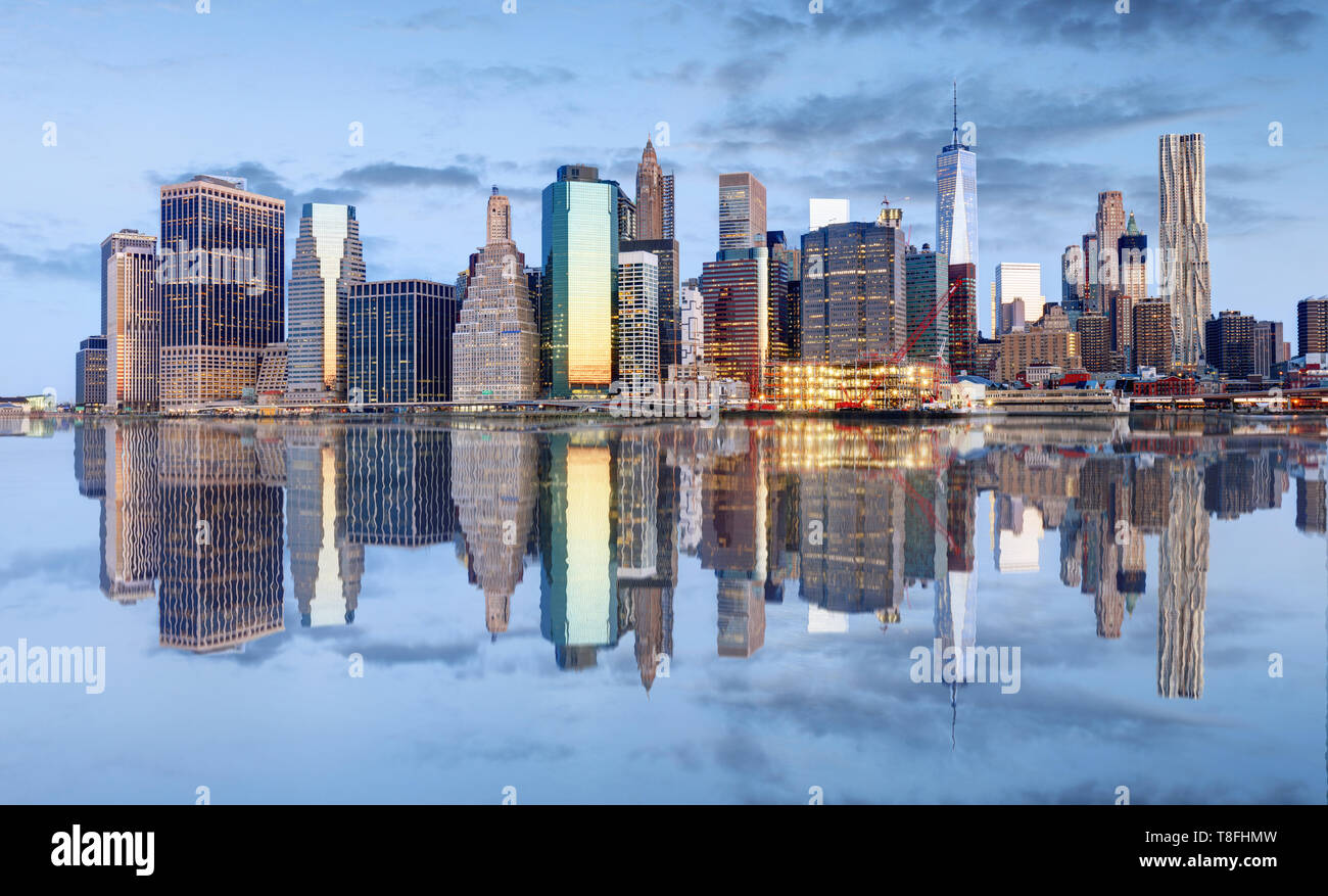 New york skyline water tower hi-res stock photography and images - Alamy