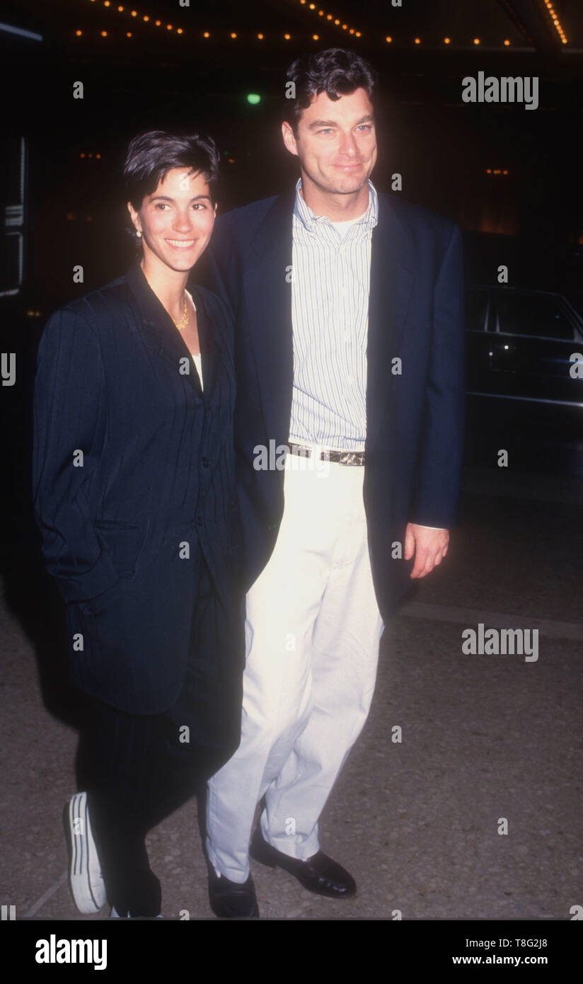 Century City, California, USA 16th April 1994 Actress Jami Gertz and(04)