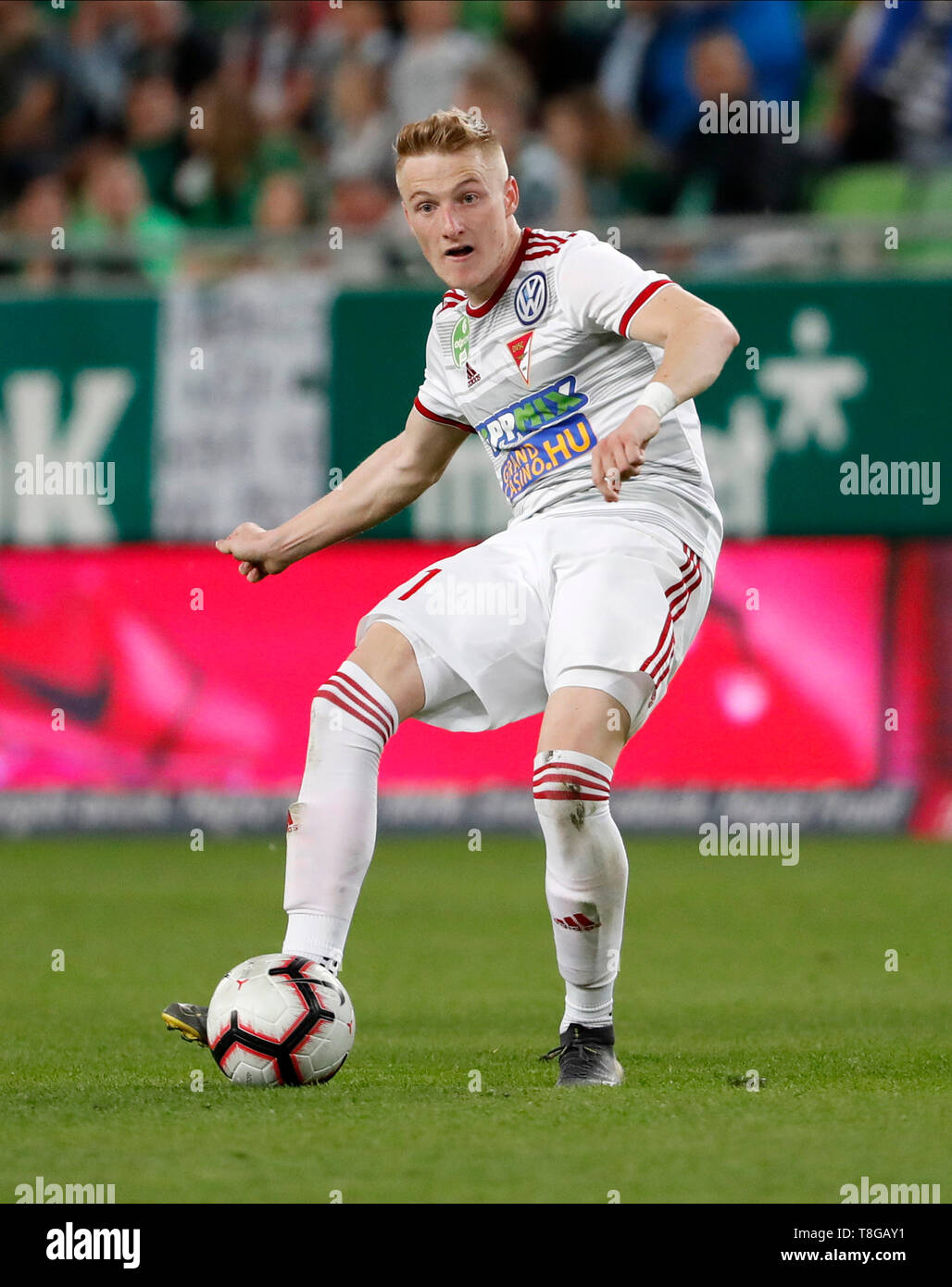 Carlos Auzqui of Ferencvarosi TC reacts during the Hungarian OTP Bank  News Photo - Getty Images