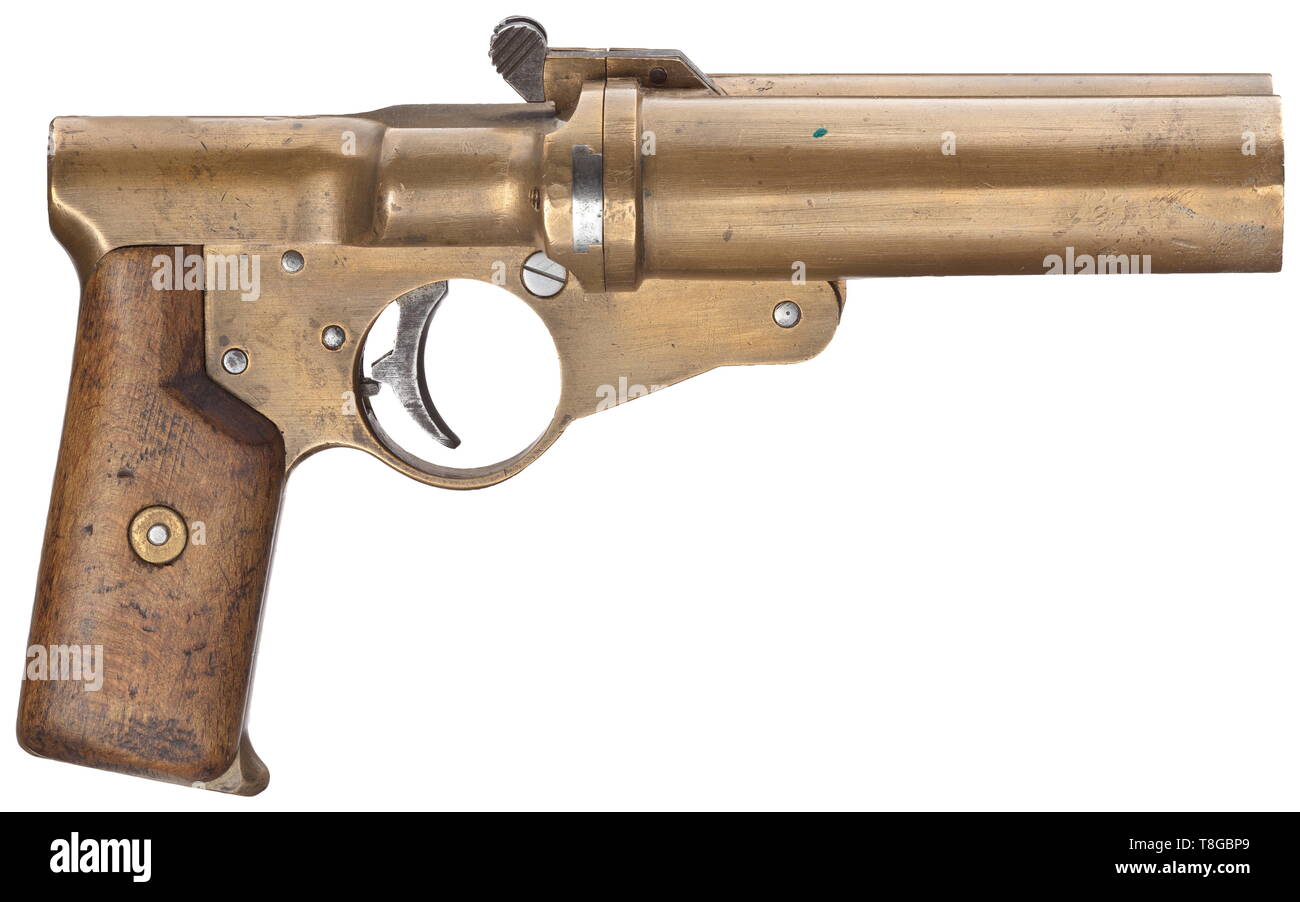 A double-barrelled signal pistol mod. A.W.W, World War I, navy Cal. 4, no. 1027. Matching numbers. Bright drop barrels with snapper locks, length 112 mm. Total length 215 mm. Weight 1250 g. Interior hammer. Safety. Signal pin. No barrel selector button. Construction attributed to Artilleriewerkstätten Wilhelmshaven (A.W.W.). On pommel marked 'W.K.1915 No.1027', next to it navy acceptance mark crown/'M2', thus inventoried by the Kiel shipyards in 1915. No further stamps or inscriptions. Brass grip frame and barrel. The smooth trigger, opening leve, Additional-Rights-Clearance-Info-Not-Available Stock Photo