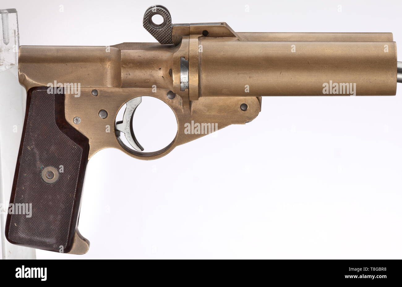 Signal pistol hi-res stock photography and images - Alamy