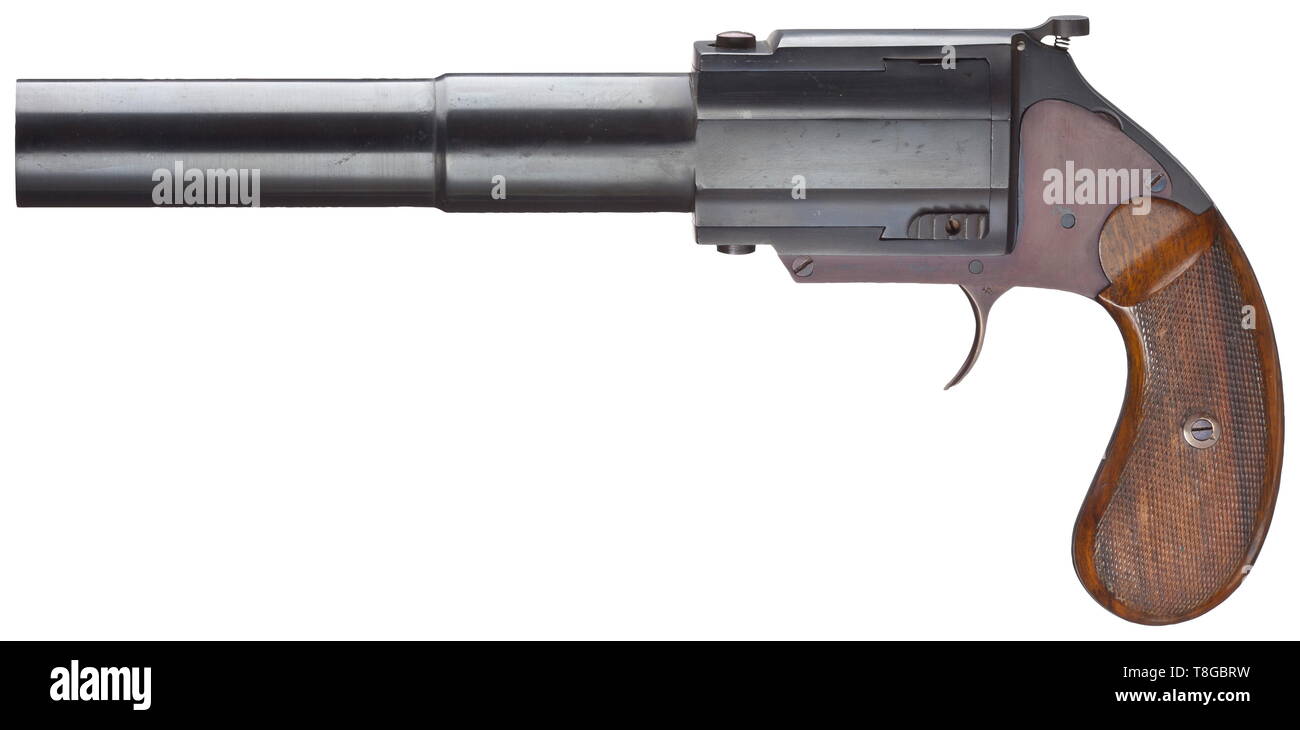 A side-drop signal pistol mod. Behr Cal. 1 (34 mm flare cartridge), no. 4. Matching numbers. Bright bore, side-drop or swivel step barrel, length 284 mm. Total length 375 mm. Weight 1800 g. Proof-marked crown/BU. Snapper lock. Double action. Construction and manufacture circa 1904 at Behr's Waffenwerke, Suhl. Apart from proof mark no other stamps or inscriptions. All-steel manufacture, reblued. Walnut grip panels with fine checkering. Largely unknown, extremely rare signal pistol. Also introduced in the k. u. k. (royal and imperial Austrian) navy, Additional-Rights-Clearance-Info-Not-Available Stock Photo