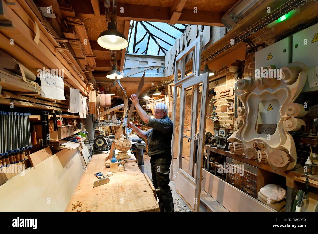 France, Paris, cabinet making, Lulli workshop, craftman cabinet maker of passage du Bourg l'Abbe Stock Photo