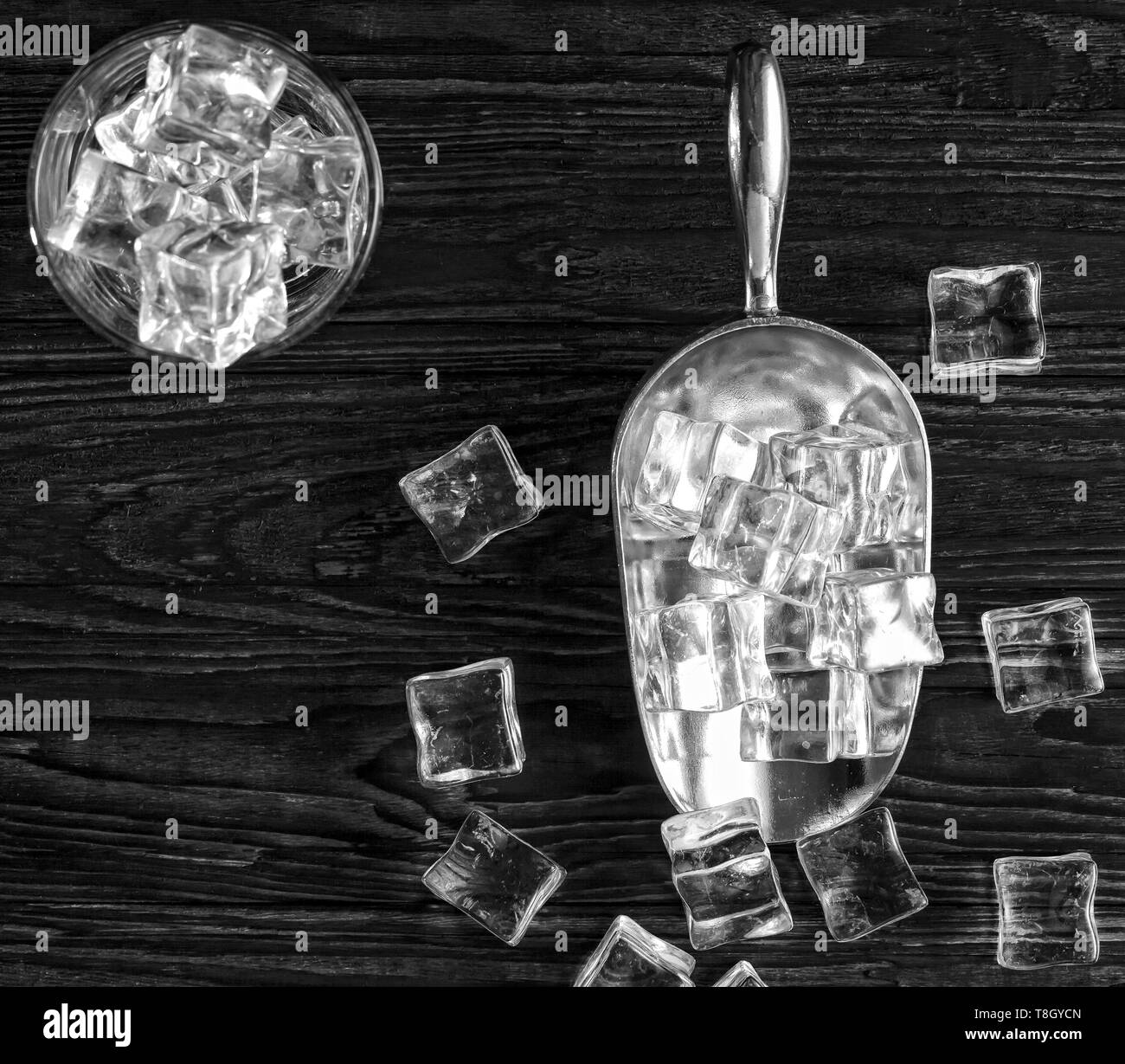 Cocktail, alcohol, assorted, barman, bartender, beverage, Cocktail glasses, bar table, wooden