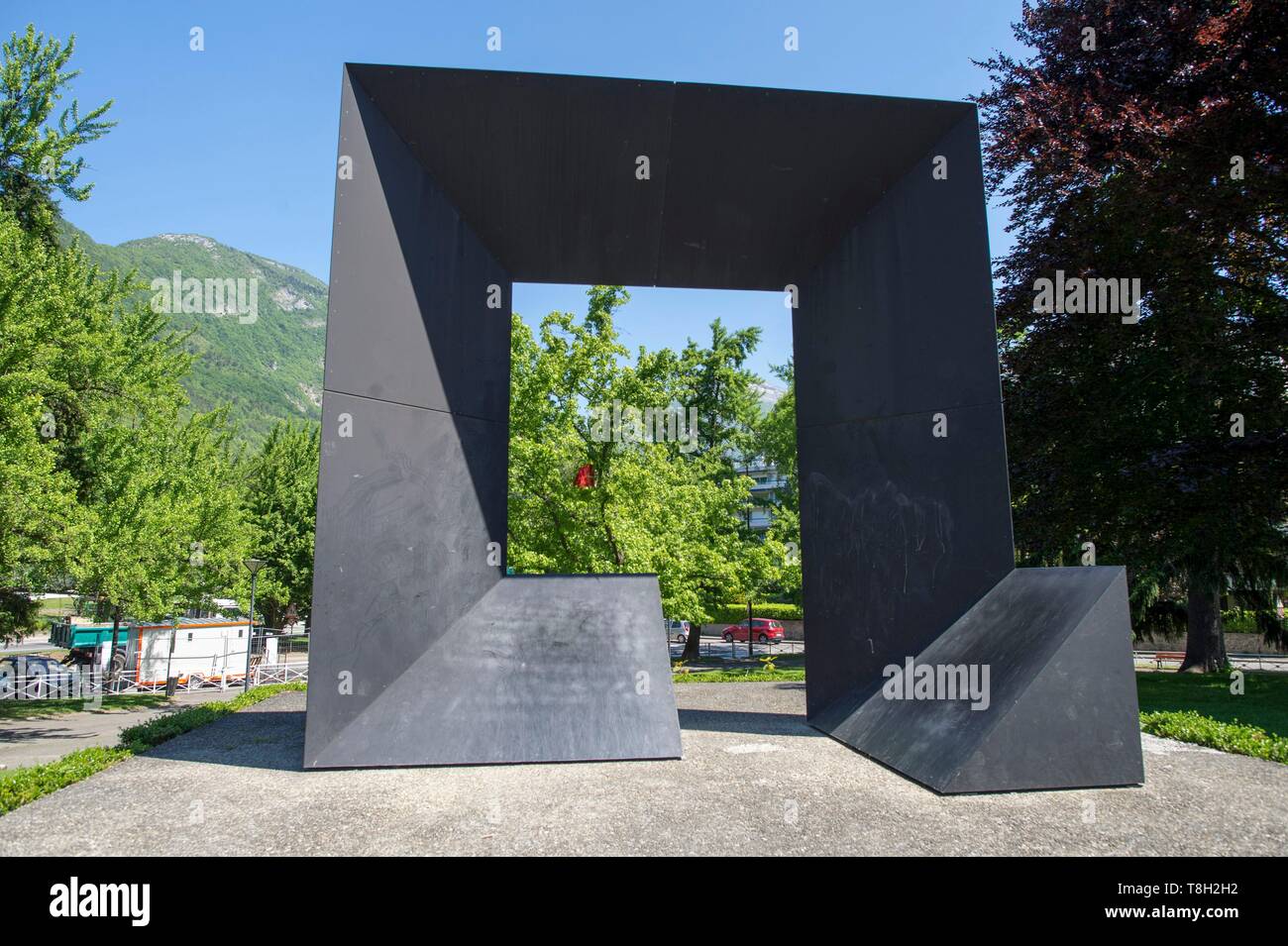 Monoform hi-res stock photography and images - Alamy